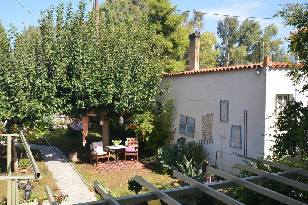 Villa House With Big Garden Corinto Exterior foto