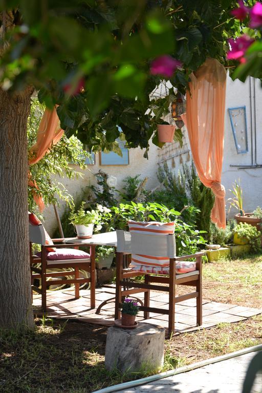 Villa House With Big Garden Corinto Exterior foto